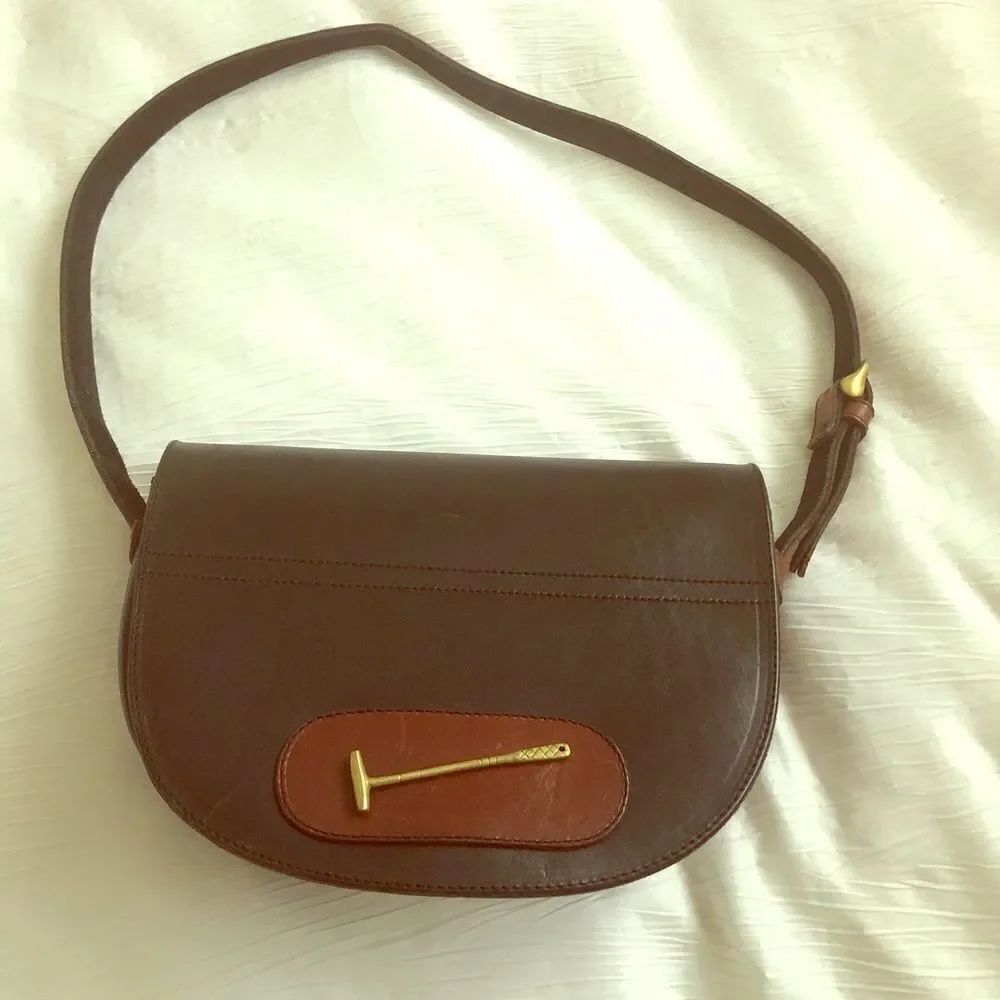Vintage black leather shoulder bag